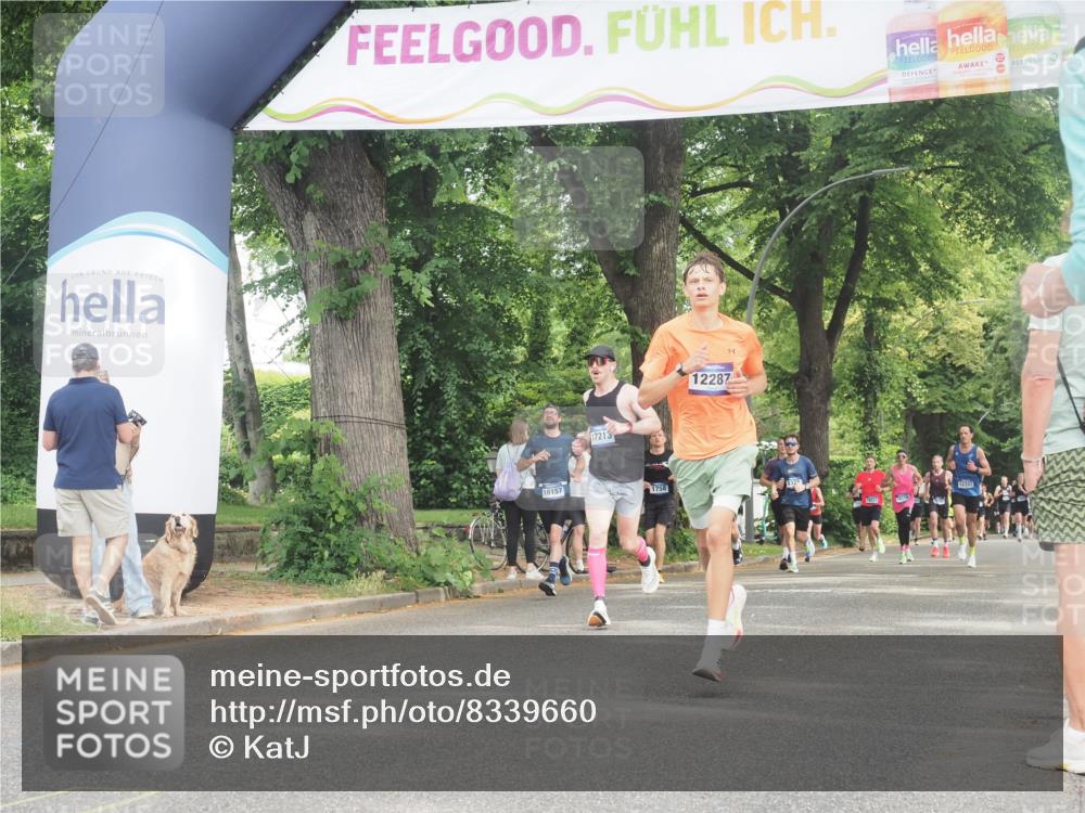 29.06.2025 - hella hamburg halbmarathon KatJ http://msf.ph/oto/8339660 29.06.2025 10:18:58 Zwischen KM18-KM19  meine-sportfotos.de