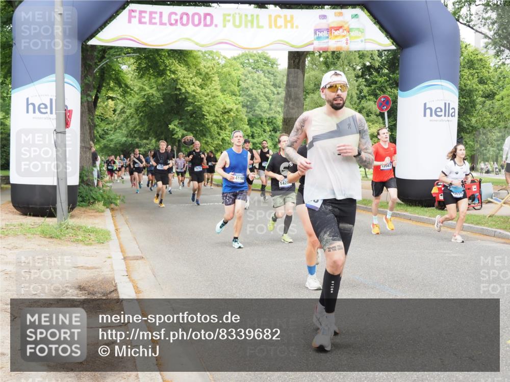 29.06.2025 - hella hamburg halbmarathon MichiJ http://msf.ph/oto/8339682 29.06.2025 10:39:47 Zwischen KM18-KM19 1657, 2814, 5008, 5020, 5093, 6198, 7383, 9145, 12519, 14198, 14286, 15427, 15727 meine-sportfotos.de