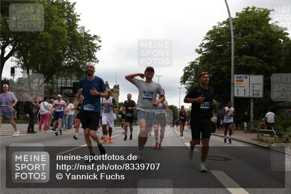 29.06.2025 - hella hamburg halbmarathon Yannick Fuchs http://msf.ph/oto/8339707 29.06.2025 10:52:06 20KM 1595, 1611, 1833, 2488, 2656, 2840, 2907, 3251, 3859, 4319, 4426, 4467, 4502, 4632, 4708, 4833, 5277, 5341, 5926, 6104, 6138, 6147, 6592, 6595, 7082, 7138, 7189, 8322, 8585, 9230, 9316, 9485, 10788, 11394, 11645, 12378, 12585, 12879, 13816, 13880, 14266, 14571, 15217, 15434, 15527, 16531, 17405, 17415, 17827, 18068, 18180, 18492, 18501, 18587, 18762, 18891 meine-sportfotos.de
