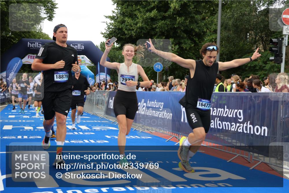 29.06.2025 - hella hamburg halbmarathon Strokosch-Dieckow http://msf.ph/oto/8339769 29.06.2025 10:53:55 Ziel 1151, 1706, 1815, 1870, 2432, 3096, 6260, 6356, 6374, 6481, 7395, 7918, 7973, 8394, 9032, 9922, 10891, 11789, 12413, 13032, 13869, 14026, 14175, 15502, 16477, 16538, 17348, 18308, 18418, 18487, 18759, 18831, 18879, 18915, 19177 meine-sportfotos.de