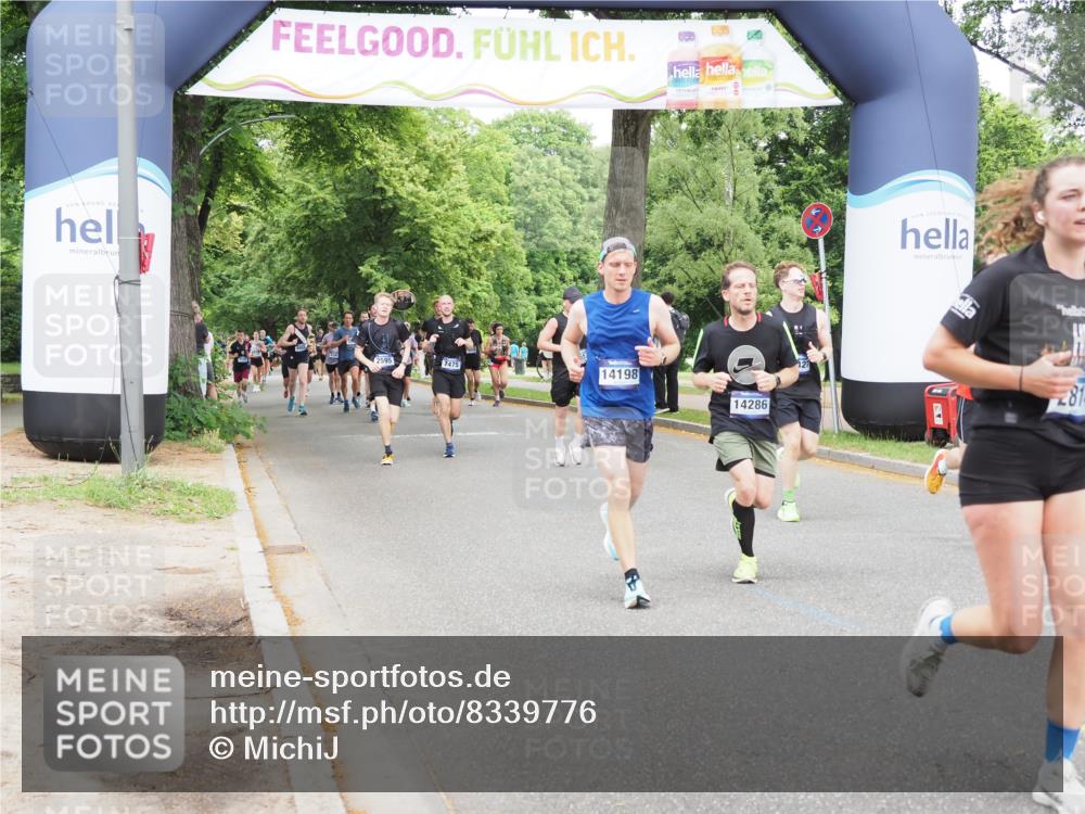 29.06.2025 - hella hamburg halbmarathon MichiJ http://msf.ph/oto/8339776 29.06.2025 10:39:48 Zwischen KM18-KM19 1657, 2814, 5008, 5020, 5093, 6198, 7383, 9145, 12519, 14198, 14286, 15427 meine-sportfotos.de