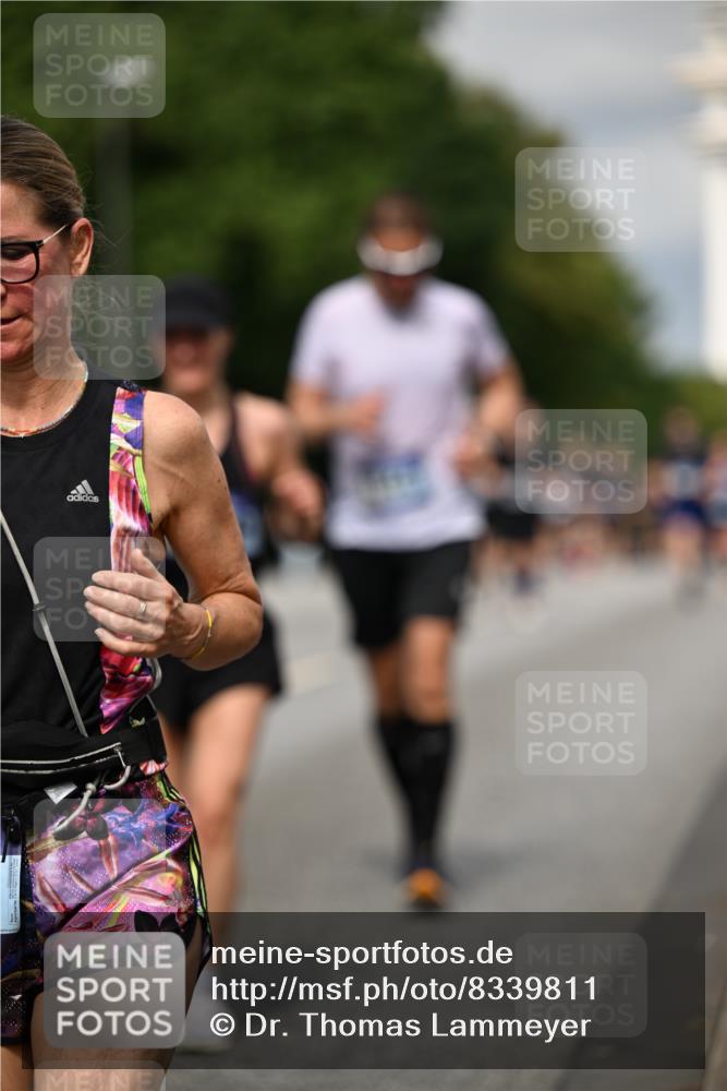 29.06.2025 - hella hamburg halbmarathon Dr. Thomas Lammeyer http://msf.ph/oto/8339811 29.06.2025 10:17:59 Kennedybrücke 1406, 1747, 2891, 3939, 4032, 4795, 4962, 5631, 5719, 6089, 7462, 7802, 7913, 8001, 8673, 9141, 9631, 9845, 9886, 10442, 10443, 11355 meine-sportfotos.de