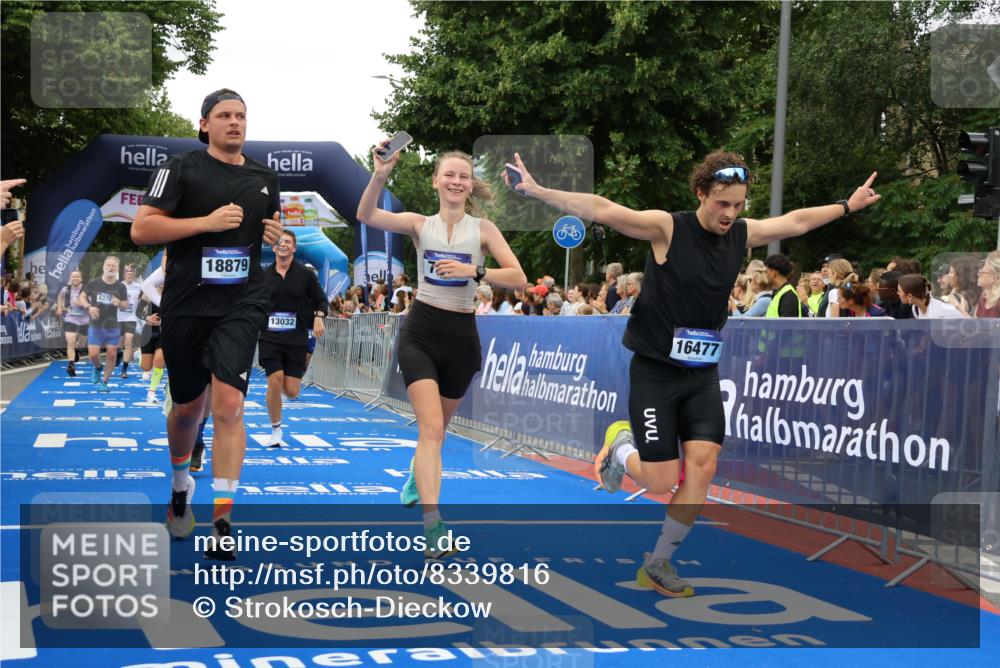 29.06.2025 - hella hamburg halbmarathon Strokosch-Dieckow http://msf.ph/oto/8339816 29.06.2025 10:53:55 Ziel 1151, 1706, 1815, 1870, 2432, 3096, 6260, 6356, 6374, 6481, 7395, 7918, 7973, 8394, 9032, 9922, 10891, 11789, 12413, 13032, 13869, 14026, 14175, 15502, 16477, 16538, 17348, 18308, 18418, 18487, 18759, 18831, 18879, 18915, 19177 meine-sportfotos.de