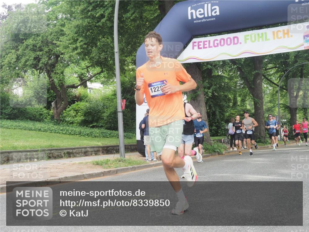 29.06.2025 - hella hamburg halbmarathon KatJ http://msf.ph/oto/8339850 29.06.2025 10:18:59 Zwischen KM18-KM19  meine-sportfotos.de