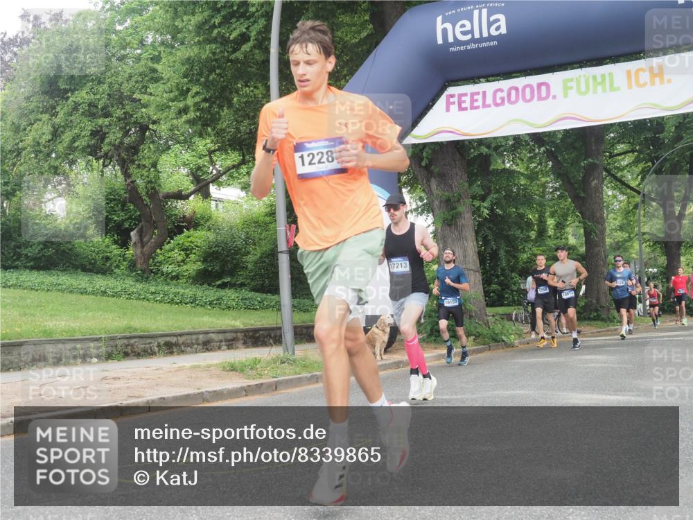 29.06.2025 - hella hamburg halbmarathon KatJ http://msf.ph/oto/8339865 29.06.2025 10:19:00 Zwischen KM18-KM19  meine-sportfotos.de