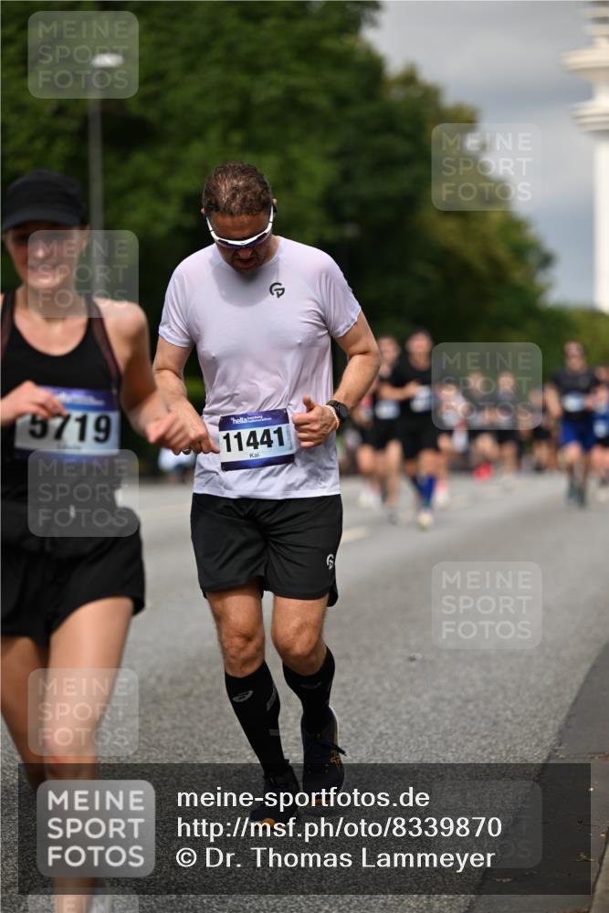 29.06.2025 - hella hamburg halbmarathon Dr. Thomas Lammeyer http://msf.ph/oto/8339870 29.06.2025 10:17:59 Kennedybrücke 1406, 1747, 2891, 3939, 4032, 4795, 4962, 5631, 5719, 6089, 7462, 7802, 7913, 8001, 8673, 9141, 9631, 9845, 9886, 10442, 10443, 11355 meine-sportfotos.de