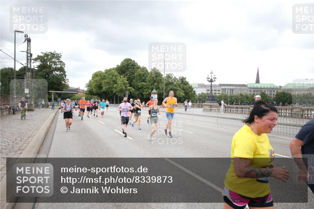 29.06.2025 - hella hamburg halbmarathon Jannik Wohlers http://msf.ph/oto/8339873 29.06.2025 10:55:28 Lombardsbrücke 2793, 3101, 3244, 3268, 4265, 4470, 4473, 4896, 5220, 5222, 5306, 5575, 5994, 6055, 6056, 6113, 6257, 6594, 7516, 7969, 8110, 8527, 8532, 8533, 8648, 9548, 9861, 9865, 9956, 10436, 10438, 10449, 10593, 10640, 11903, 11962, 11963, 12267, 12695, 13055, 13504, 13627, 14124, 14221, 14492, 15116, 15199, 15289, 15763, 15764, 16336, 16413, 16651, 16768, 16926, 17038, 17039, 17168, 17392, 18195, 18329, 18907 meine-sportfotos.de