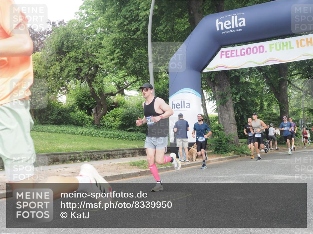 29.06.2025 - hella hamburg halbmarathon KatJ http://msf.ph/oto/8339950 29.06.2025 10:19:00 Zwischen KM18-KM19  meine-sportfotos.de