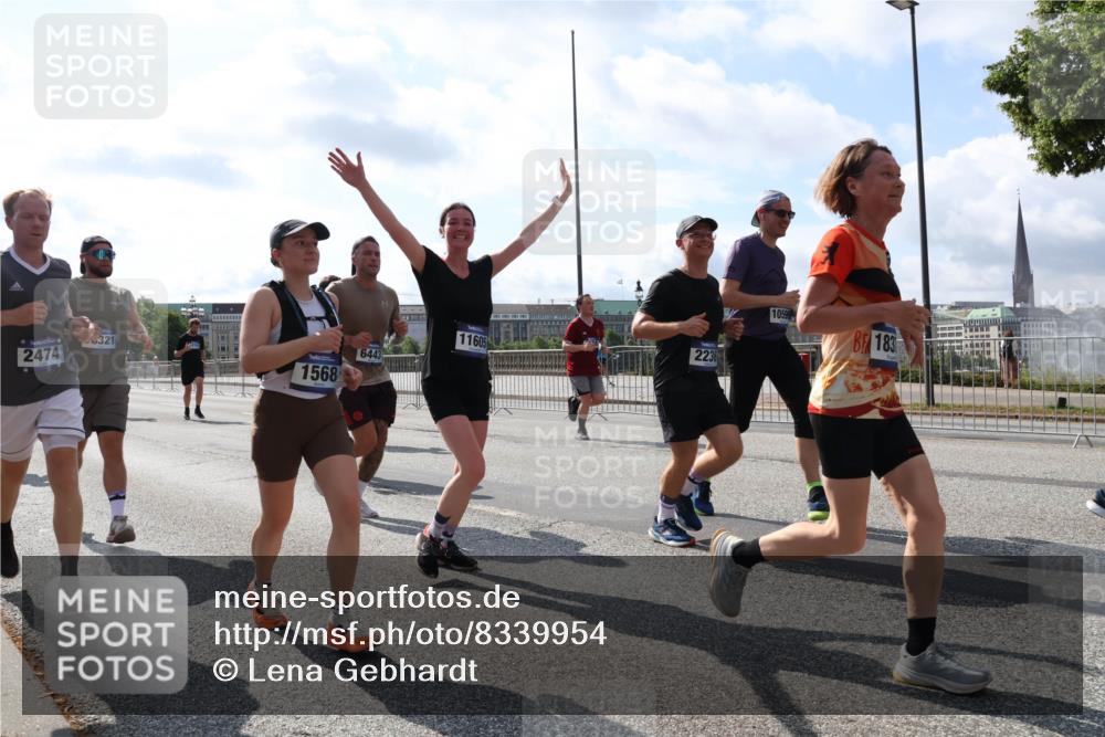 29.06.2025 - hella hamburg halbmarathon Lena Gebhardt http://msf.ph/oto/8339954 29.06.2025 10:00:40 Lombardsbrücke 2474, 321, 1568, 6443, 11605, 2236, 10599, 183, 1019, 1180, 1526, 1544, 1568, 1583, 1611, 1681, 2027, 2086, 2236, 2346, 2426, 2474, 2606, 2652, 2730, 2982, 3042, 3059, 3141, 3177, 3319, 3400, 3794, 3861, 3898, 3983, 4419, 4579, 4594, 4616, 4767, 4813, 4940, 4945, 5033, 5418, 5643, 5728, 5870, 6082, 6084, 6104, 6138, 6220, 6260, 6443, 6470, 6714, 6757, 7757, 7759, 7761, 8255, 8326, 8478, 8632, 8923, 9124, 9553, 9555, 9577, 10074, 10271, 10599 meine-sportfotos.de