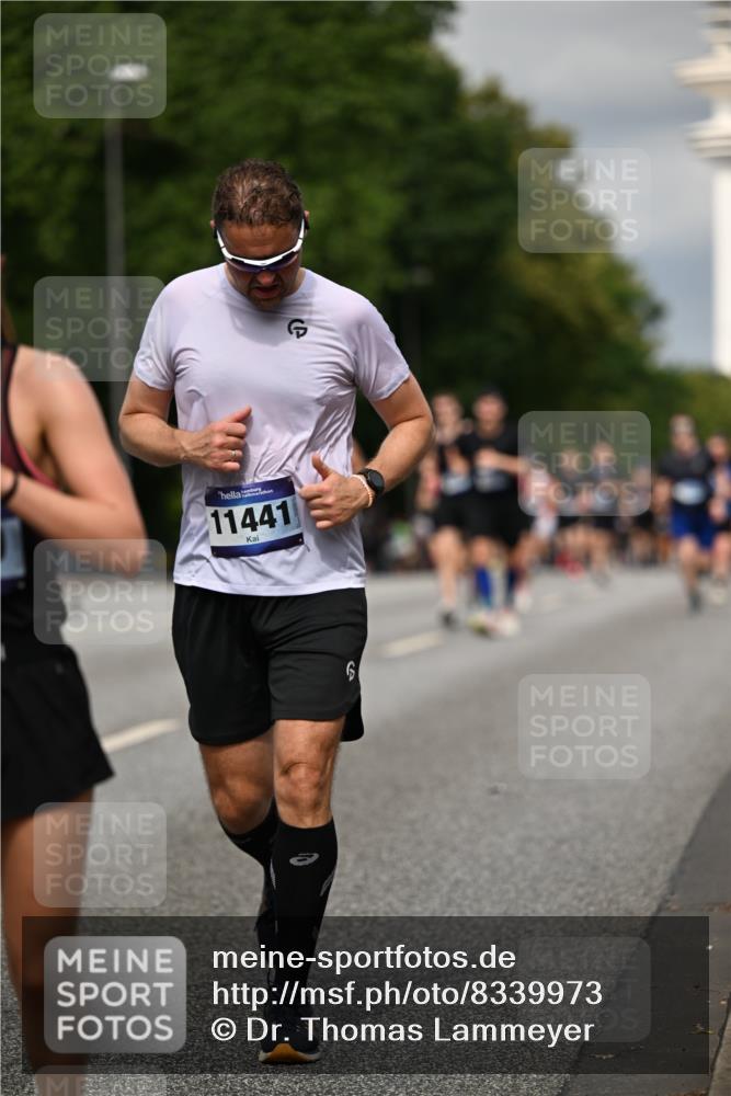 29.06.2025 - hella hamburg halbmarathon Dr. Thomas Lammeyer http://msf.ph/oto/8339973 29.06.2025 10:18:00 Kennedybrücke 1406, 1747, 2891, 3939, 4032, 4795, 4962, 5631, 5719, 6089, 7462, 7802, 8001, 8673, 9141, 9845, 9886, 10442, 10443, 11355 meine-sportfotos.de