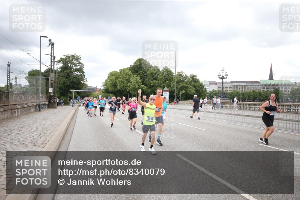 29.06.2025 - hella hamburg halbmarathon Jannik Wohlers http://msf.ph/oto/8340079 29.06.2025 10:55:33 Lombardsbrücke 1909, 2793, 3268, 4265, 4470, 4473, 4836, 4896, 5306, 5994, 6055, 6056, 6113, 6257, 6494, 6594, 7516, 7616, 7969, 8110, 8532, 8533, 9548, 9838, 9861, 9865, 10436, 10438, 10449, 10640, 11903, 11962, 11963, 12267, 13055, 13504, 13627, 14124, 14142, 14221, 14280, 14281, 14492, 15199, 15272, 15763, 15764, 16413, 16651, 16960, 17038, 17039, 17168, 18195, 18329 meine-sportfotos.de