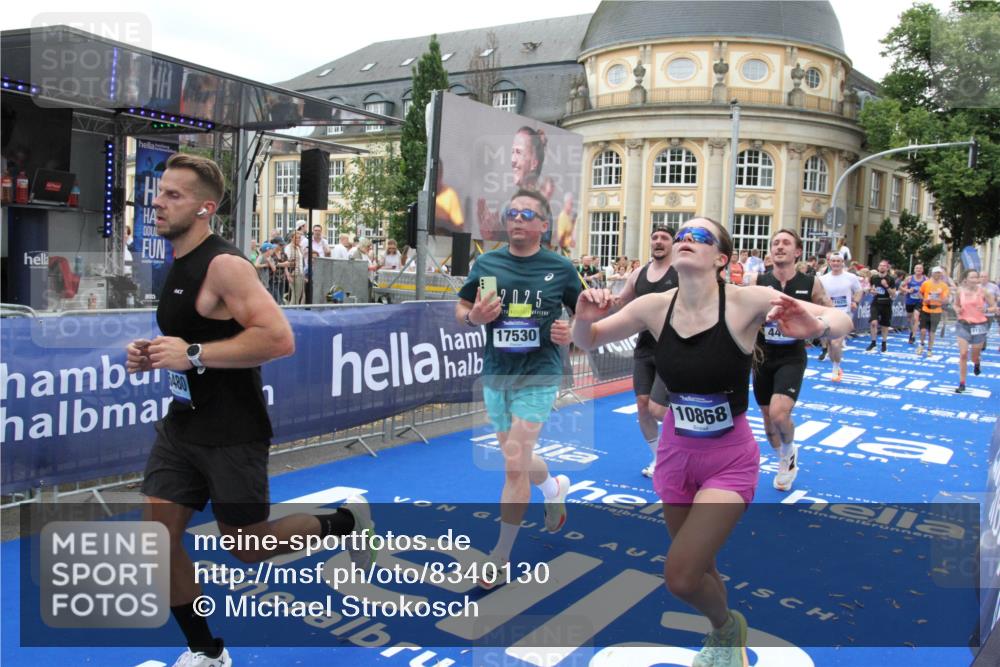 29.06.2025 - hella hamburg halbmarathon Michael Strokosch http://msf.ph/oto/8340130 29.06.2025 10:51:18 Ziel 1461, 1817, 2636, 2718, 4404, 4814, 5600, 6027, 6657, 8316, 8930, 9476, 10480, 10667, 10868, 11512, 11625, 11733, 12016, 13073, 15480, 17530, 18019 meine-sportfotos.de