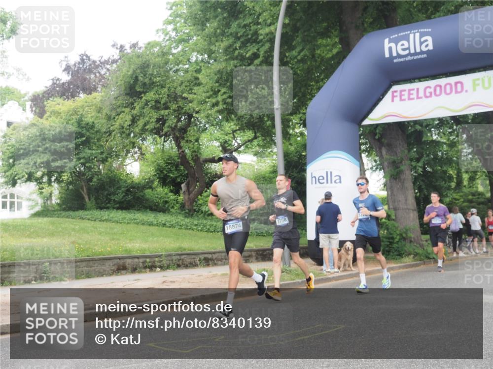 29.06.2025 - hella hamburg halbmarathon KatJ http://msf.ph/oto/8340139 29.06.2025 10:19:02 Zwischen KM18-KM19 1758, 5328 meine-sportfotos.de