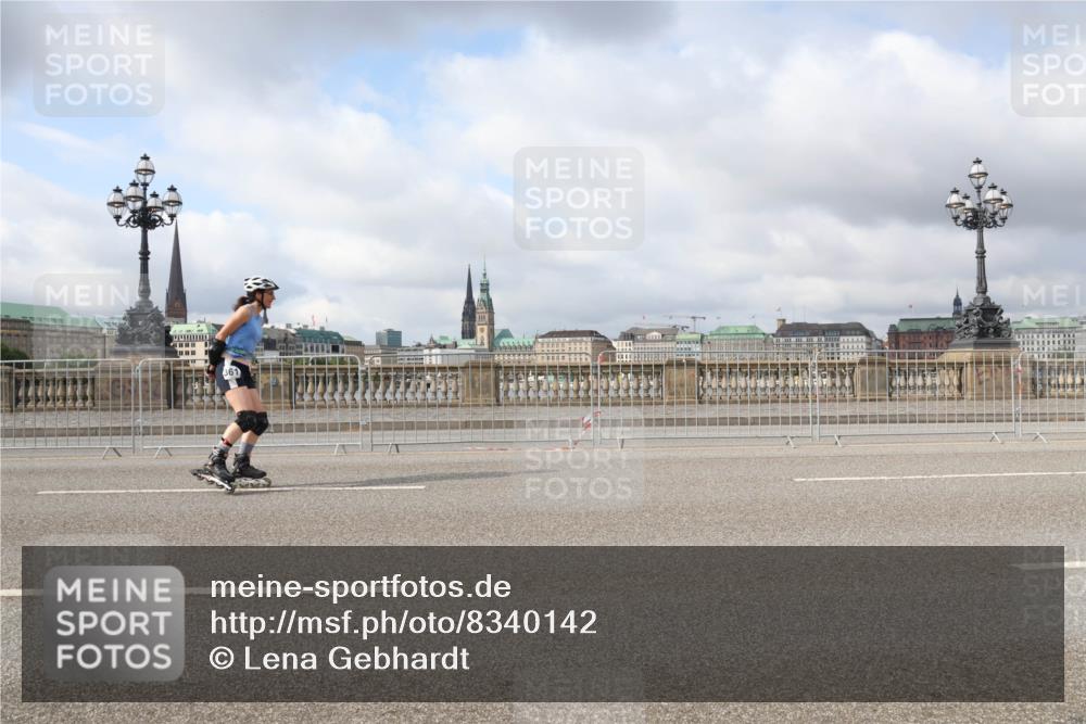 29.06.2025 - hella hamburg halbmarathon Lena Gebhardt http://msf.ph/oto/8340142 29.06.2025 09:09:05 Lombardsbrücke  meine-sportfotos.de