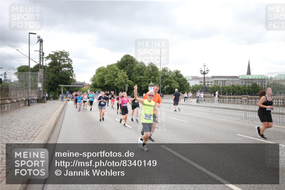 29.06.2025 - hella hamburg halbmarathon Jannik Wohlers http://msf.ph/oto/8340149 29.06.2025 10:55:33 Lombardsbrücke 1909, 2793, 3268, 4265, 4470, 4473, 4836, 4896, 5306, 5994, 6055, 6056, 6113, 6257, 6494, 6594, 7516, 7616, 7969, 8110, 8532, 8533, 9548, 9838, 9861, 9865, 10436, 10438, 10449, 10640, 11903, 11962, 11963, 12267, 13055, 13504, 13627, 14124, 14142, 14221, 14280, 14281, 14492, 15199, 15272, 15763, 15764, 16413, 16651, 16960, 17038, 17039, 17168, 18195, 18329 meine-sportfotos.de