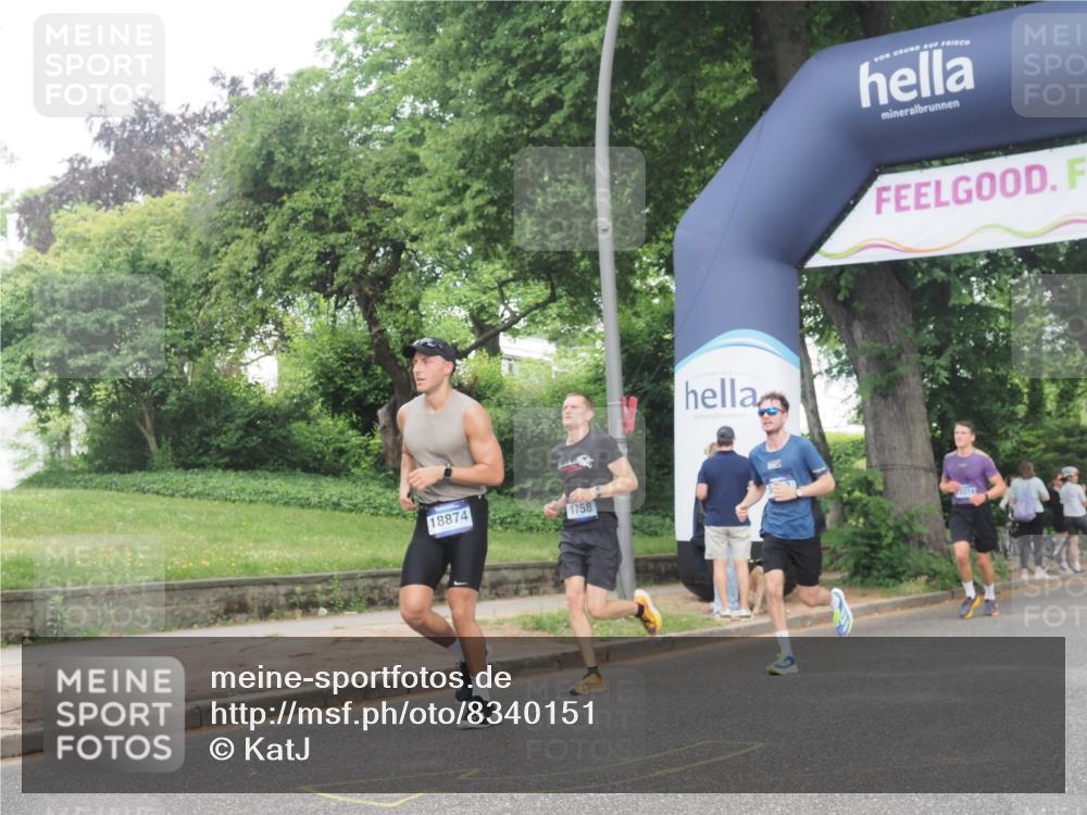 29.06.2025 - hella hamburg halbmarathon KatJ http://msf.ph/oto/8340151 29.06.2025 10:19:03 Zwischen KM18-KM19 1758, 5328 meine-sportfotos.de