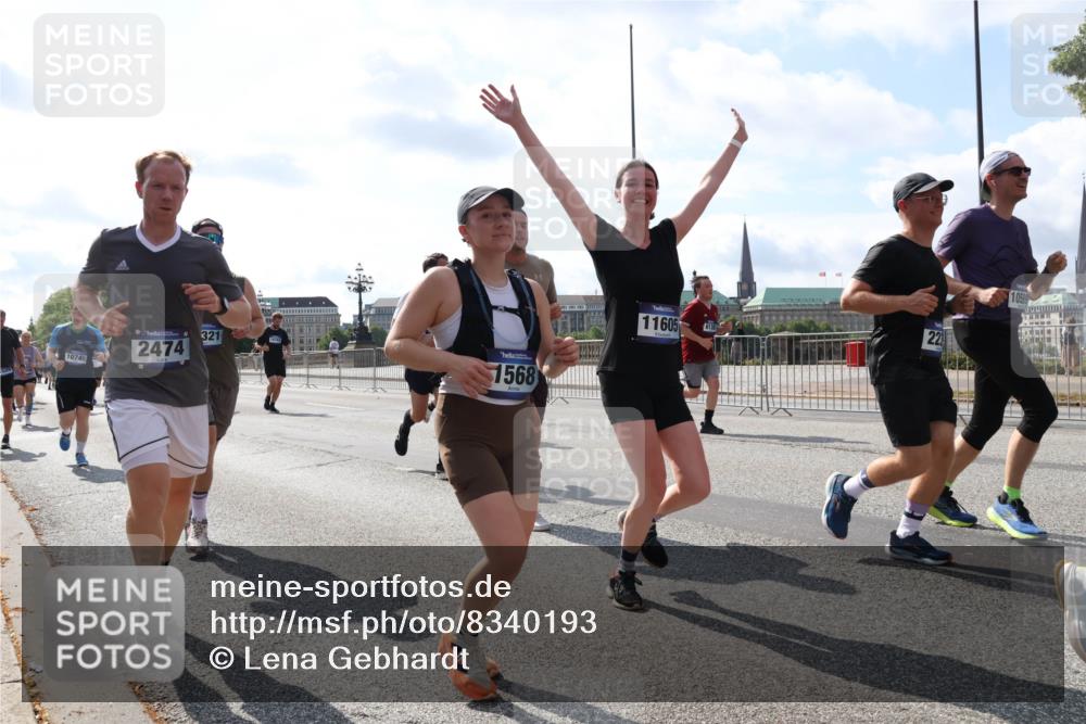 29.06.2025 - hella hamburg halbmarathon Lena Gebhardt http://msf.ph/oto/8340193 29.06.2025 10:00:40 Lombardsbrücke 10746, 4, 2474, 321, 1568, 11605, 22, 1019, 1180, 1526, 1544, 1568, 1583, 1611, 1681, 2027, 2086, 2236, 2346, 2426, 2474, 2606, 2652, 2730, 2982, 3042, 3059, 3141, 3177, 3319, 3400, 3794, 3861, 3898, 3983, 4419, 4579, 4594, 4616, 4767, 4813, 4940, 4945, 5033, 5418, 5643, 5728, 5870, 6082, 6084, 6104, 6138, 6220, 6260, 6443, 6470, 6714, 6757, 7757, 7759, 7761, 8255, 8326, 8478, 8632, 8923, 9124, 9553, 9555, 9577, 10074, 10271, 10599 meine-sportfotos.de