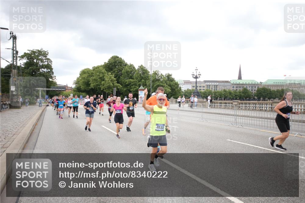 29.06.2025 - hella hamburg halbmarathon Jannik Wohlers http://msf.ph/oto/8340222 29.06.2025 10:55:33 Lombardsbrücke 1909, 2793, 3268, 4265, 4470, 4473, 4836, 4896, 5306, 5994, 6055, 6056, 6113, 6257, 6494, 6594, 7516, 7616, 7969, 8110, 8532, 8533, 9548, 9838, 9861, 9865, 10436, 10438, 10449, 10640, 11903, 11962, 11963, 12267, 13055, 13504, 13627, 14124, 14142, 14221, 14280, 14281, 14492, 15199, 15272, 15763, 15764, 16413, 16651, 16960, 17038, 17039, 17168, 18195, 18329 meine-sportfotos.de