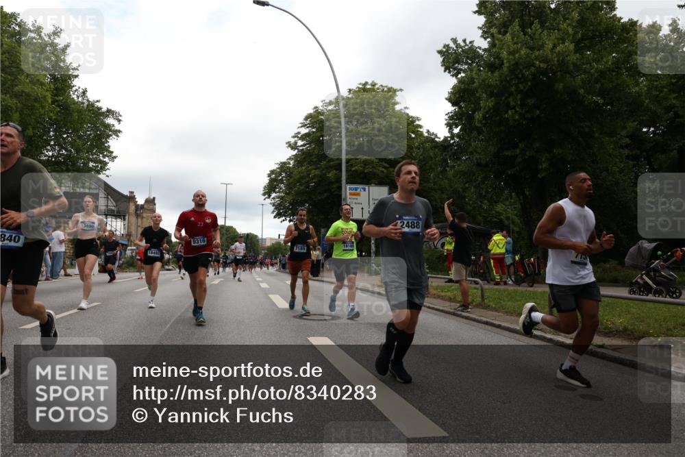 29.06.2025 - hella hamburg halbmarathon Yannick Fuchs http://msf.ph/oto/8340283 29.06.2025 10:52:08 20KM 1319, 1595, 1833, 2488, 2656, 2840, 2907, 3251, 3859, 4319, 4502, 4632, 4708, 4833, 5277, 5341, 5926, 6104, 6138, 6147, 6592, 6595, 7082, 7138, 7189, 7856, 8322, 8585, 9230, 9316, 9485, 10319, 10788, 11394, 11645, 12378, 12495, 12585, 12879, 13287, 13512, 13816, 13880, 14266, 14571, 15197, 15217, 15434, 15527, 16189, 16531, 17405, 17415, 17827, 18068, 18180, 18492, 18501, 18587, 18762, 18891 meine-sportfotos.de