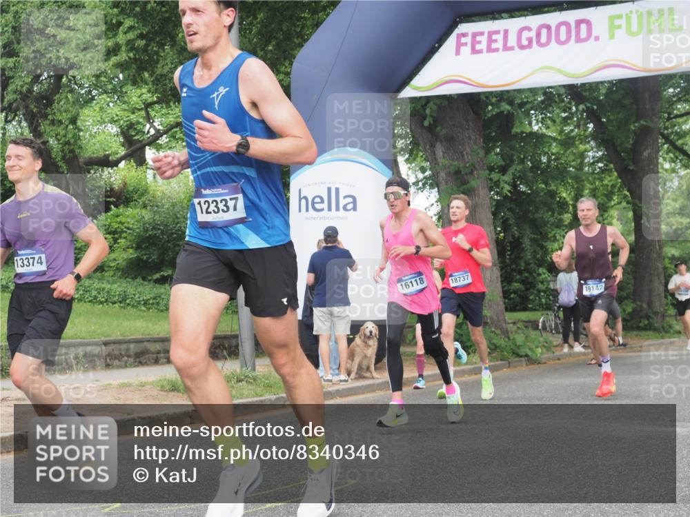 29.06.2025 - hella hamburg halbmarathon KatJ http://msf.ph/oto/8340346 29.06.2025 10:19:05 Zwischen KM18-KM19 1758, 2021, 5328 meine-sportfotos.de