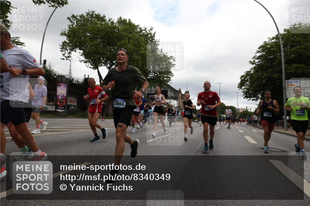 29.06.2025 - hella hamburg halbmarathon Yannick Fuchs http://msf.ph/oto/8340349 29.06.2025 10:52:09 20KM 1319, 1595, 1833, 2488, 2656, 2840, 2907, 3251, 3859, 4319, 4502, 4632, 4708, 4833, 5277, 5341, 5926, 6104, 6138, 6147, 6592, 6595, 7082, 7138, 7189, 7856, 8322, 8585, 9230, 9316, 9485, 10020, 10319, 10788, 11394, 11645, 11846, 12378, 12495, 12585, 12879, 13287, 13512, 13694, 13816, 13880, 14266, 14571, 15197, 15434, 15527, 16189, 16531, 17405, 17415, 17827, 18068, 18180, 18492, 18501, 18587, 18891 meine-sportfotos.de