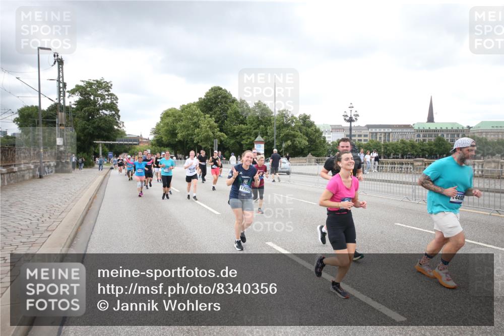 29.06.2025 - hella hamburg halbmarathon Jannik Wohlers http://msf.ph/oto/8340356 29.06.2025 10:55:35 Lombardsbrücke 1909, 2793, 3268, 4265, 4354, 4470, 4473, 4836, 4896, 5306, 5994, 6055, 6056, 6113, 6494, 6594, 7516, 7616, 7969, 8005, 8110, 8305, 8532, 8533, 9838, 9861, 9865, 10449, 10640, 11903, 11962, 11963, 12267, 13055, 13627, 14124, 14142, 14221, 14280, 14281, 14492, 15173, 15199, 15272, 15763, 15764, 16413, 16960, 17038, 17039, 17168, 18195, 18329 meine-sportfotos.de