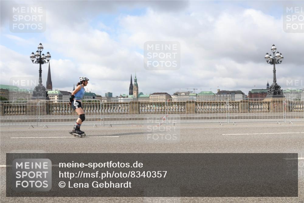 29.06.2025 - hella hamburg halbmarathon Lena Gebhardt http://msf.ph/oto/8340357 29.06.2025 09:09:06 Lombardsbrücke  meine-sportfotos.de