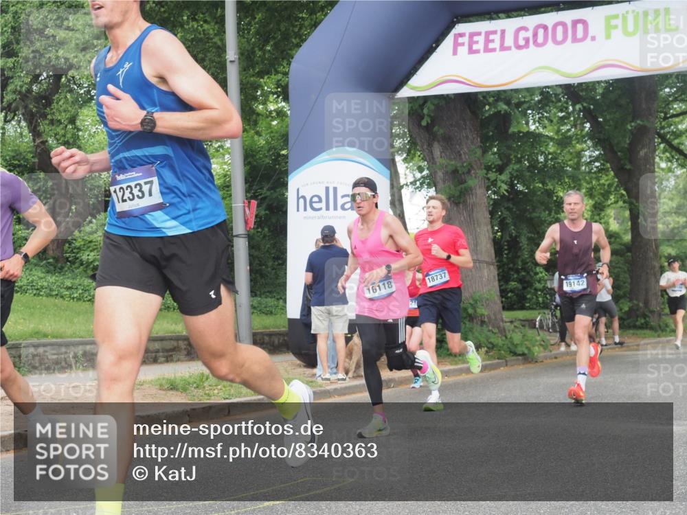 29.06.2025 - hella hamburg halbmarathon KatJ http://msf.ph/oto/8340363 29.06.2025 10:19:05 Zwischen KM18-KM19 1758, 2021, 5328 meine-sportfotos.de