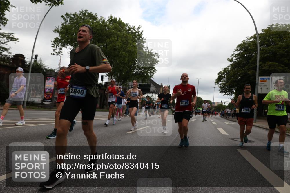 29.06.2025 - hella hamburg halbmarathon Yannick Fuchs http://msf.ph/oto/8340415 29.06.2025 10:52:09 20KM 1319, 1595, 1833, 2488, 2656, 2840, 2907, 3251, 3859, 4319, 4502, 4632, 4708, 4833, 5277, 5341, 5926, 6104, 6138, 6147, 6592, 6595, 7082, 7138, 7189, 7856, 8322, 8585, 9230, 9316, 9485, 10020, 10319, 10788, 11394, 11645, 11846, 12378, 12495, 12585, 12879, 13287, 13512, 13694, 13816, 13880, 14266, 14571, 15197, 15434, 15527, 16189, 16531, 17405, 17415, 17827, 18068, 18180, 18492, 18501, 18587, 18891 meine-sportfotos.de