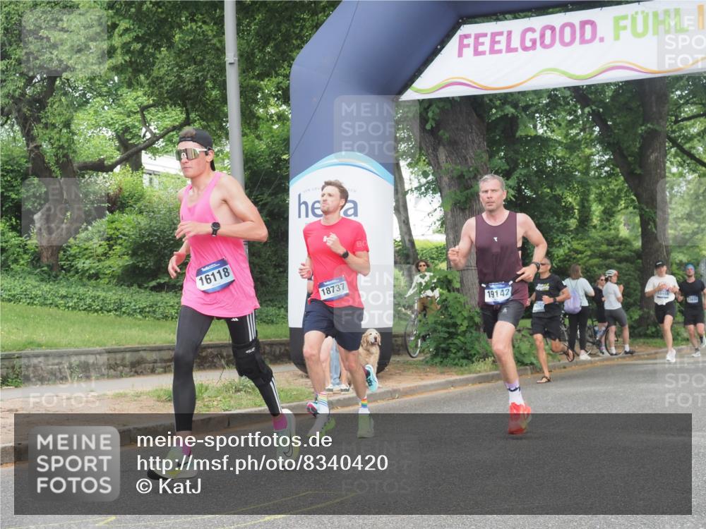 29.06.2025 - hella hamburg halbmarathon KatJ http://msf.ph/oto/8340420 29.06.2025 10:19:06 Zwischen KM18-KM19 1758, 2021, 5328 meine-sportfotos.de