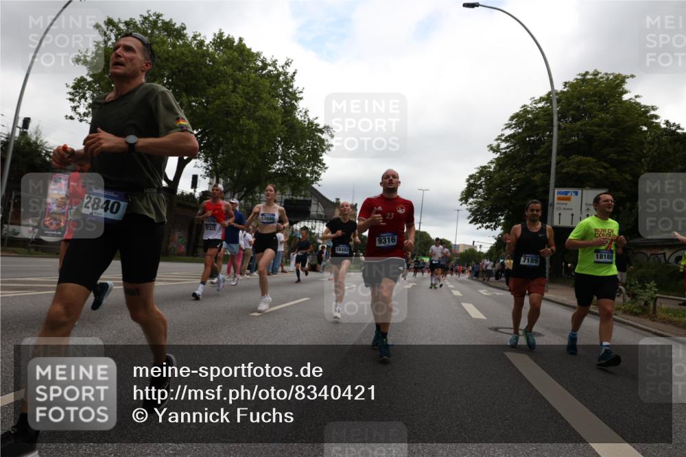29.06.2025 - hella hamburg halbmarathon Yannick Fuchs http://msf.ph/oto/8340421 29.06.2025 10:52:09 20KM 1319, 1595, 1833, 2488, 2656, 2840, 2907, 3251, 3859, 4319, 4502, 4632, 4708, 4833, 5277, 5341, 5926, 6104, 6138, 6147, 6592, 6595, 7082, 7138, 7189, 7856, 8322, 8585, 9230, 9316, 9485, 10020, 10319, 10788, 11394, 11645, 11846, 12378, 12495, 12585, 12879, 13287, 13512, 13694, 13816, 13880, 14266, 14571, 15197, 15434, 15527, 16189, 16531, 17405, 17415, 17827, 18068, 18180, 18492, 18501, 18587, 18891 meine-sportfotos.de