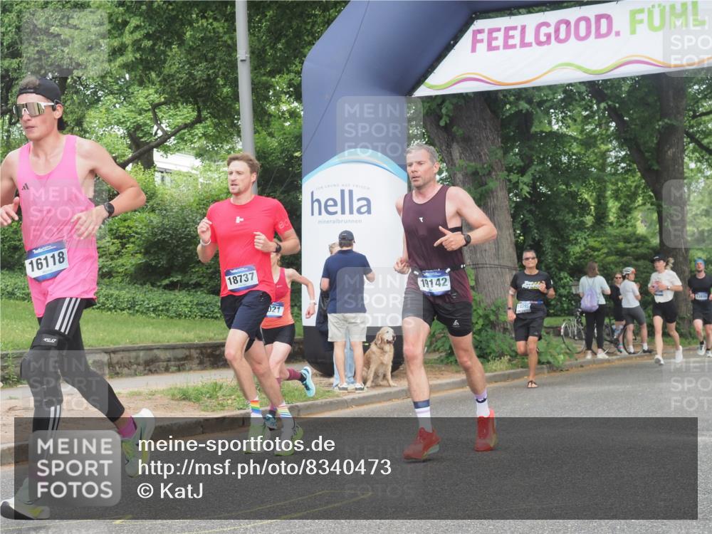29.06.2025 - hella hamburg halbmarathon KatJ http://msf.ph/oto/8340473 29.06.2025 10:19:06 Zwischen KM18-KM19 1758, 2021, 5328 meine-sportfotos.de