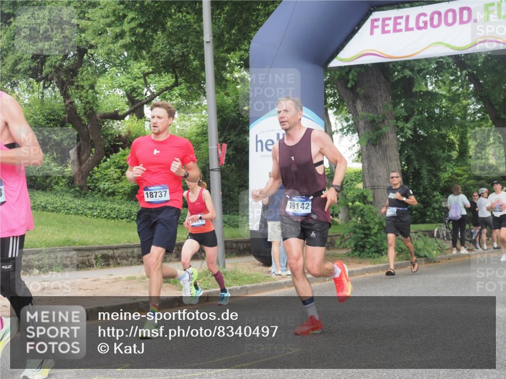 29.06.2025 - hella hamburg halbmarathon KatJ http://msf.ph/oto/8340497 29.06.2025 10:19:06 Zwischen KM18-KM19 1758, 2021, 5328 meine-sportfotos.de
