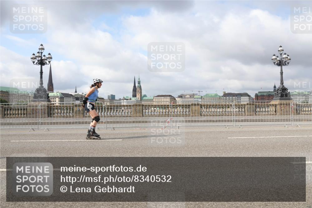 29.06.2025 - hella hamburg halbmarathon Lena Gebhardt http://msf.ph/oto/8340532 29.06.2025 09:09:06 Lombardsbrücke 361 meine-sportfotos.de