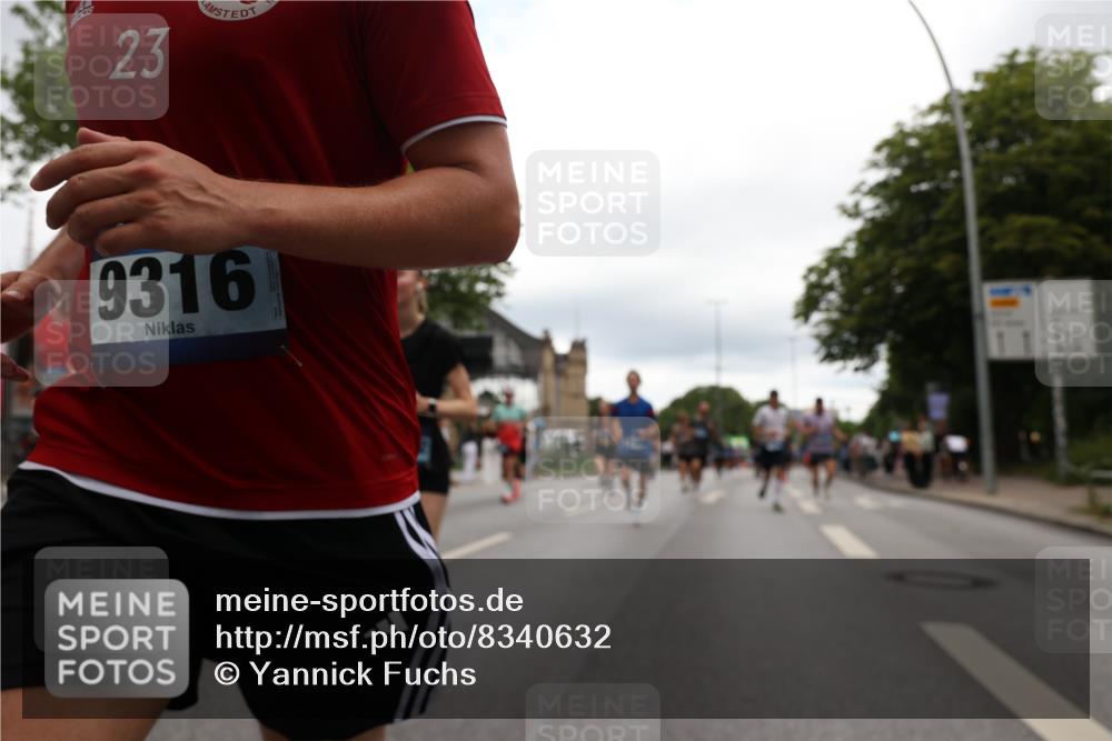 29.06.2025 - hella hamburg halbmarathon Yannick Fuchs http://msf.ph/oto/8340632 29.06.2025 10:52:10 20KM 1319, 1595, 1833, 2250, 2488, 2656, 2840, 2907, 3251, 3859, 4319, 4502, 4632, 4708, 5277, 5341, 5926, 6104, 6138, 6147, 6592, 6595, 7082, 7138, 7189, 7856, 8322, 8585, 9230, 9316, 9485, 10020, 10319, 10788, 11394, 11645, 11846, 12378, 12495, 12585, 12879, 13287, 13512, 13694, 13816, 13880, 14266, 14571, 15197, 15434, 15527, 16189, 16531, 17405, 17415, 17531, 17827, 18068, 18180, 18492, 18501, 18587, 18727, 18891 meine-sportfotos.de