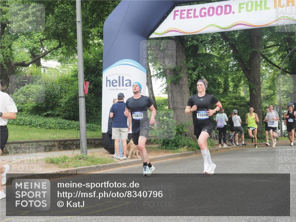 29.06.2025 - hella hamburg halbmarathon KatJ http://msf.ph/oto/8340796 29.06.2025 10:19:10 Zwischen KM18-KM19 2021, 2180, 5328 meine-sportfotos.de