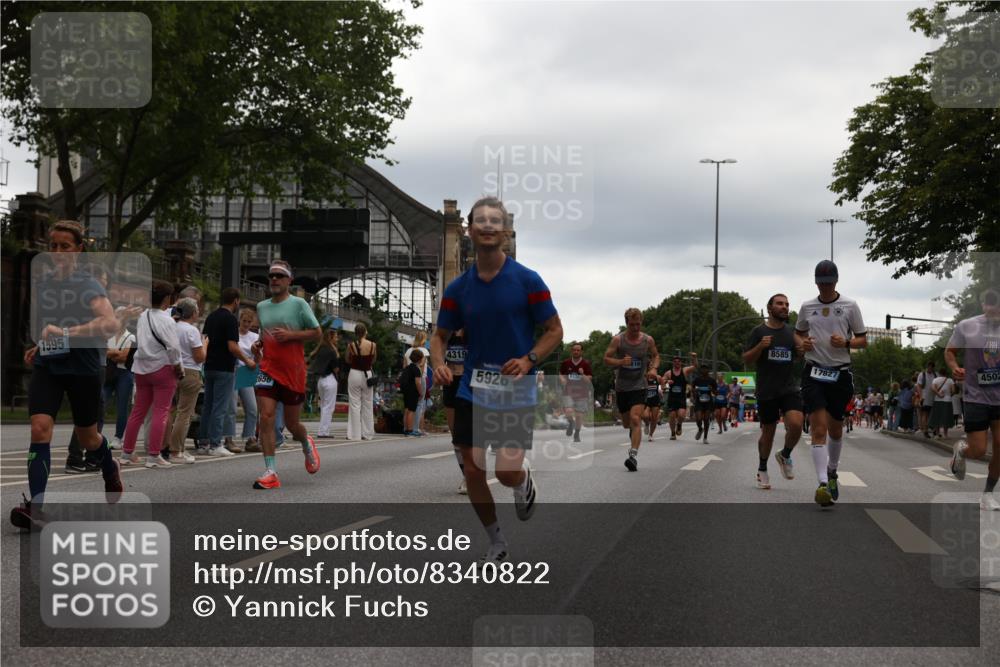 29.06.2025 - hella hamburg halbmarathon Yannick Fuchs http://msf.ph/oto/8340822 29.06.2025 10:52:11 20KM 1319, 1595, 1833, 2250, 2488, 2656, 2840, 2907, 3251, 3859, 4319, 4502, 4550, 4632, 4708, 4767, 5277, 5341, 5926, 6104, 6138, 6147, 6592, 6595, 7082, 7138, 7189, 7856, 8322, 8585, 9230, 9316, 10020, 10319, 10703, 10788, 11394, 11645, 11846, 12378, 12495, 12585, 12879, 13287, 13512, 13694, 13816, 13880, 14266, 14571, 15197, 15434, 15527, 16189, 16531, 17405, 17415, 17531, 17827, 18068, 18180, 18492, 18501, 18587, 18727, 18891 meine-sportfotos.de
