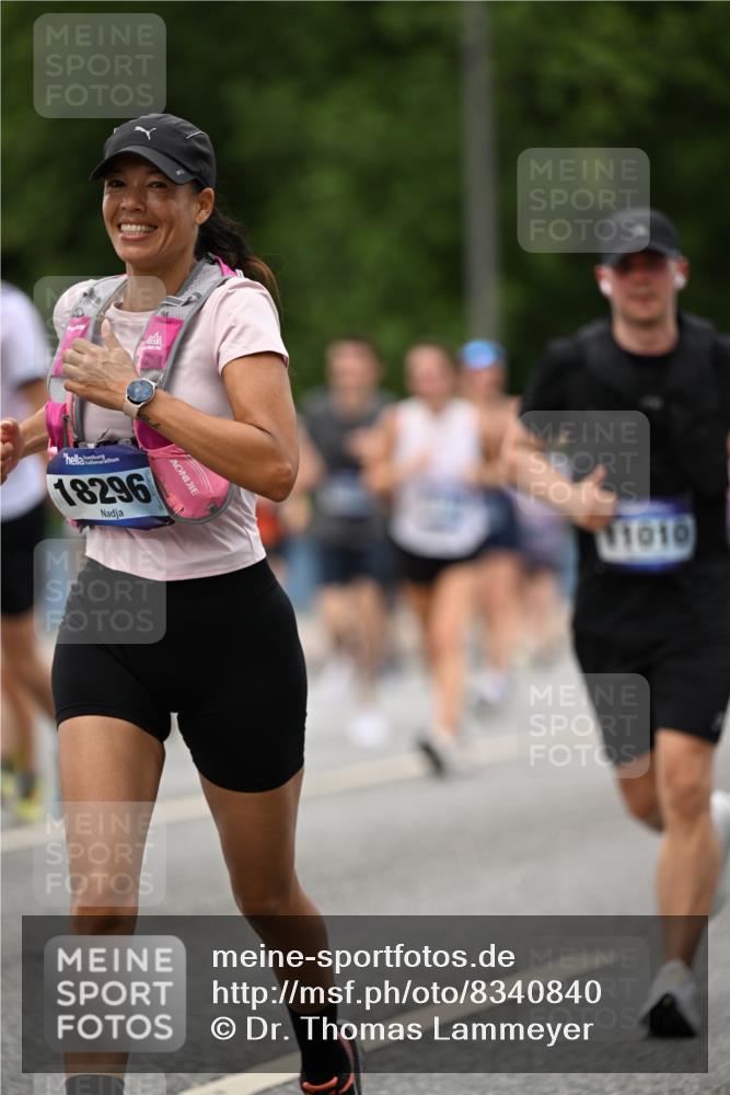 29.06.2025 - hella hamburg halbmarathon Dr. Thomas Lammeyer http://msf.ph/oto/8340840 29.06.2025 10:40:17 Kennedybrücke 1036, 1102, 1183, 1284, 1336, 1717, 2352, 2588, 2827, 3243, 3741, 3990, 4413, 4902, 4937, 5012, 5240, 5531, 6021, 6381, 6845, 6896, 7111, 7275, 7927, 8356, 8947, 10047, 10119, 10336, 10341, 10567, 11010, 11187, 11198 meine-sportfotos.de