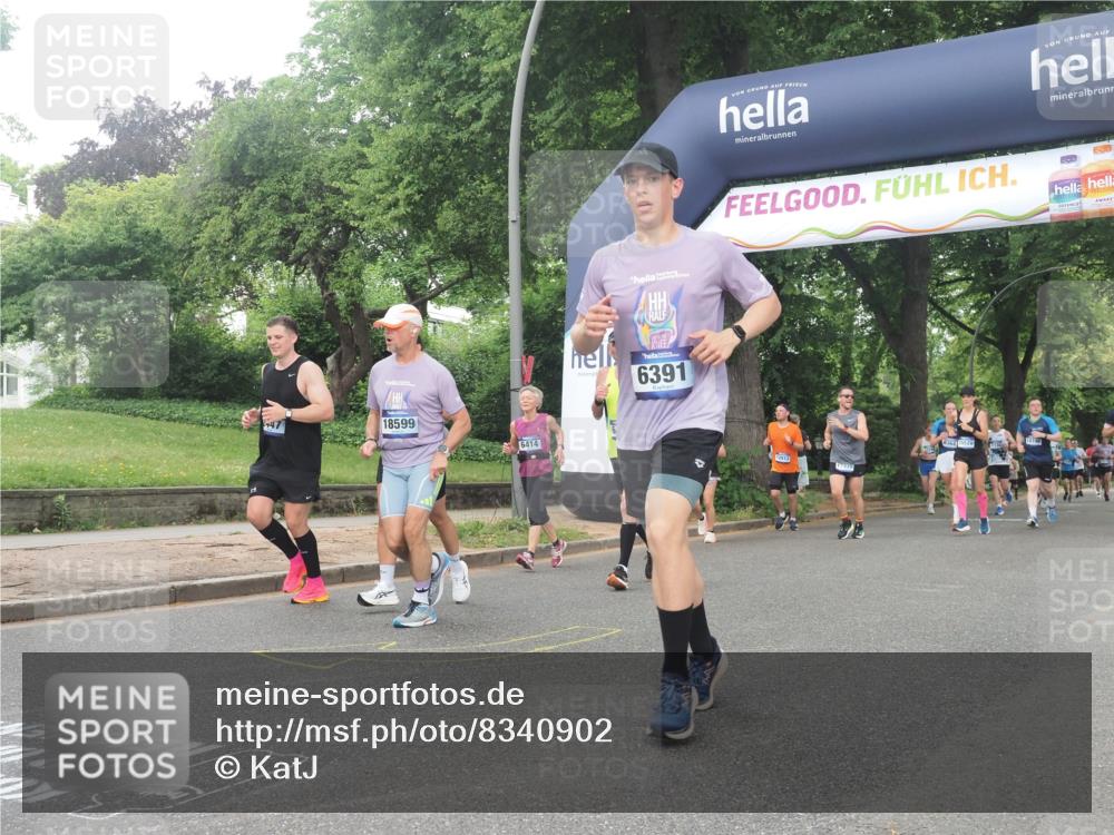 29.06.2025 - hella hamburg halbmarathon KatJ http://msf.ph/oto/8340902 29.06.2025 10:48:30 Zwischen KM18-KM19 1128, 2447, 2591, 6391, 6415, 8068 meine-sportfotos.de