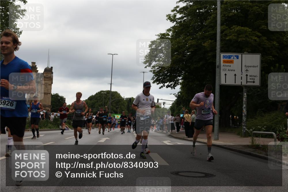 29.06.2025 - hella hamburg halbmarathon Yannick Fuchs http://msf.ph/oto/8340903 29.06.2025 10:52:12 20KM 1319, 1595, 1833, 2250, 2488, 2656, 2840, 2907, 3251, 3859, 4319, 4502, 4550, 4632, 4708, 4767, 5277, 5341, 5675, 5926, 6104, 6138, 6147, 6592, 6595, 7082, 7138, 7189, 7856, 8322, 8585, 9230, 9316, 10020, 10319, 10703, 10788, 11394, 11645, 11846, 12378, 12495, 12585, 12879, 13287, 13512, 13694, 13816, 13880, 14266, 14571, 15197, 15434, 15527, 16189, 16531, 17405, 17415, 17531, 17827, 18068, 18180, 18492, 18501, 18587, 18727 meine-sportfotos.de