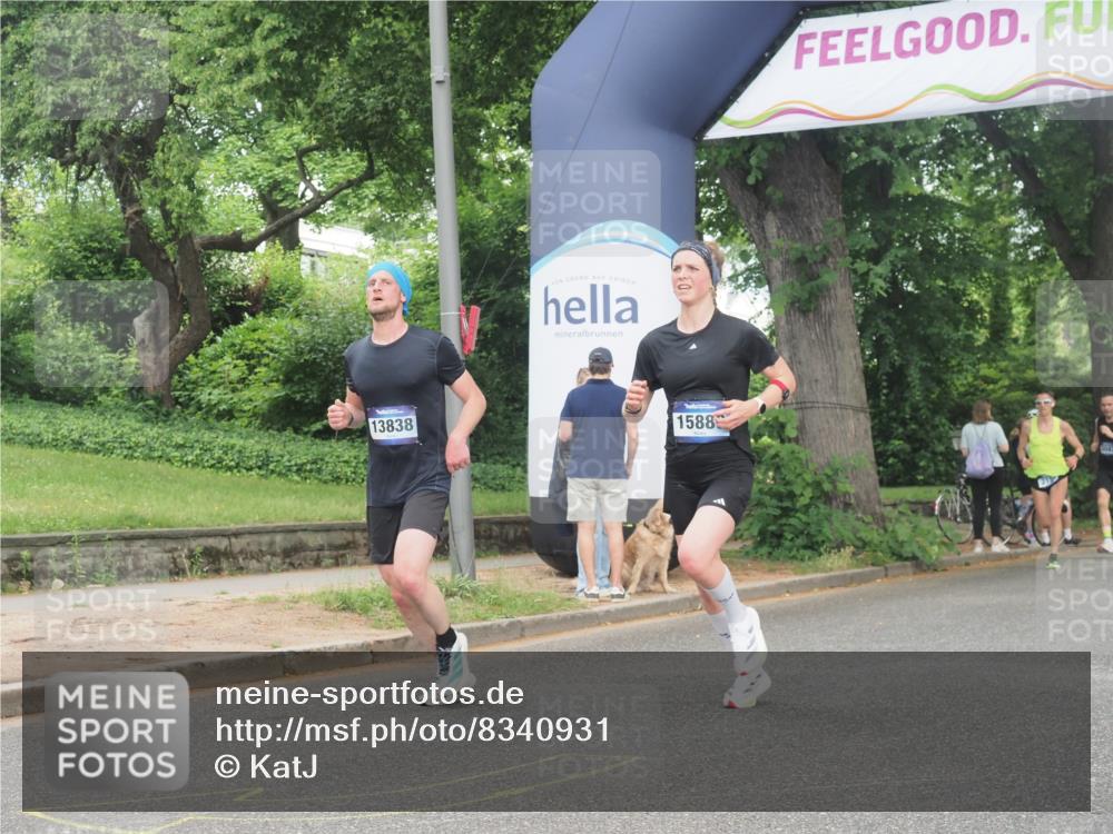 29.06.2025 - hella hamburg halbmarathon KatJ http://msf.ph/oto/8340931 29.06.2025 10:19:10 Zwischen KM18-KM19 2021, 2180, 5328 meine-sportfotos.de