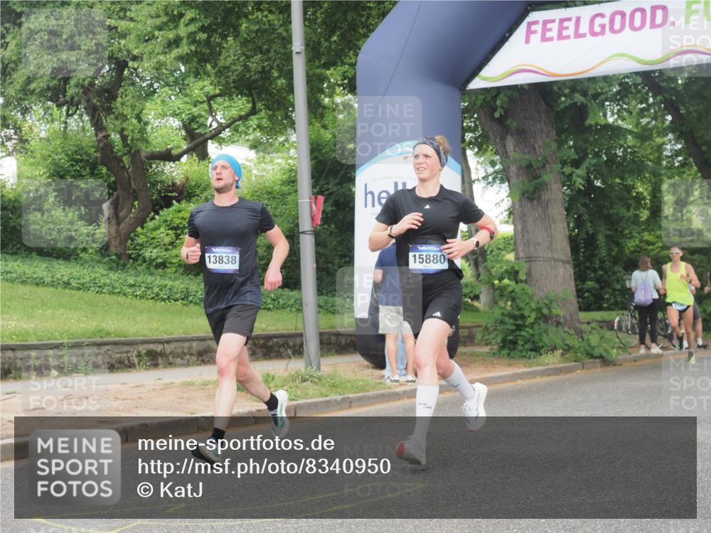 29.06.2025 - hella hamburg halbmarathon KatJ http://msf.ph/oto/8340950 29.06.2025 10:19:11 Zwischen KM18-KM19 2021, 2180 meine-sportfotos.de