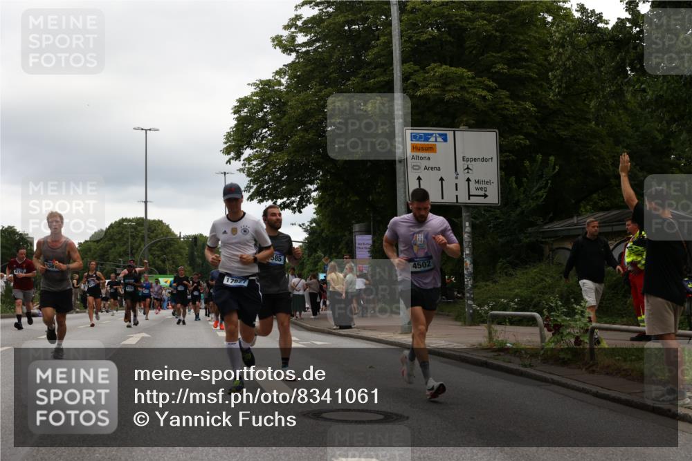 29.06.2025 - hella hamburg halbmarathon Yannick Fuchs http://msf.ph/oto/8341061 29.06.2025 10:52:12 20KM 1319, 1595, 1833, 2250, 2488, 2656, 2840, 2907, 3251, 3859, 4319, 4502, 4550, 4632, 4708, 4767, 5277, 5341, 5675, 5926, 6104, 6138, 6147, 6592, 6595, 7082, 7138, 7189, 7856, 8322, 8585, 9230, 9316, 10020, 10319, 10703, 10788, 11394, 11645, 11846, 12378, 12495, 12585, 12879, 13287, 13512, 13694, 13816, 13880, 14266, 14571, 15197, 15434, 15527, 16189, 16531, 17405, 17415, 17531, 17827, 18068, 18180, 18492, 18501, 18587, 18727 meine-sportfotos.de