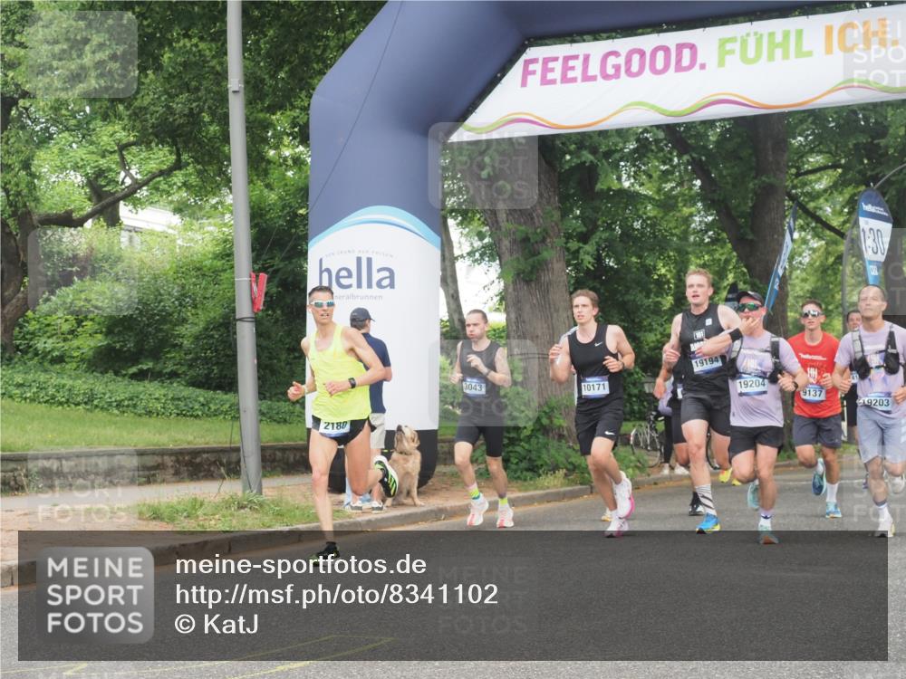 29.06.2025 - hella hamburg halbmarathon KatJ http://msf.ph/oto/8341102 29.06.2025 10:19:13 Zwischen KM18-KM19 2021, 2180, 6781 meine-sportfotos.de