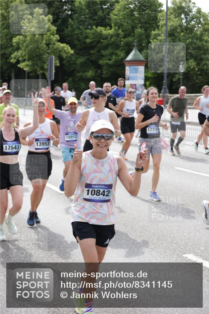 29.06.2025 - hella hamburg halbmarathon Jannik Wohlers http://msf.ph/oto/8341145 29.06.2025 10:41:58 Lombardsbrücke 1150, 1360, 1624, 1929, 1957, 2069, 2134, 3605, 4353, 4885, 4891, 4892, 5403, 5419, 5810, 6828, 6917, 7040, 7260, 7357, 7557, 7666, 8014, 8459, 8525, 8526, 8712, 8816, 9370, 9980, 10532, 10734, 10842, 10872, 10899, 11074, 11075, 11463, 11464, 11468, 11550, 11677, 12403, 12684, 12854, 12903, 12904, 13205, 13250, 13406, 13456, 13952, 13953, 14042, 14108, 14328, 14405, 14426, 14468, 14585, 14769, 15004, 15155, 15912, 16215, 16352 meine-sportfotos.de
