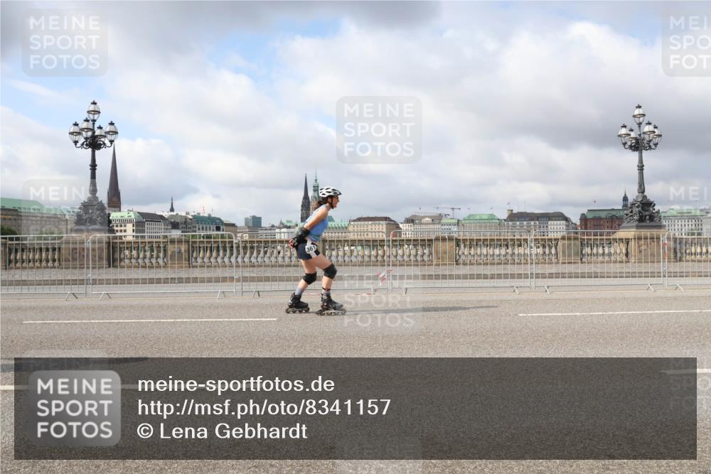 29.06.2025 - hella hamburg halbmarathon Lena Gebhardt http://msf.ph/oto/8341157 29.06.2025 09:09:06 Lombardsbrücke  meine-sportfotos.de