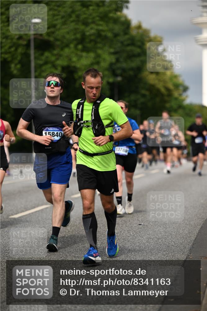 29.06.2025 - hella hamburg halbmarathon Dr. Thomas Lammeyer http://msf.ph/oto/8341163 29.06.2025 10:18:08 Kennedybrücke 1406, 1747, 2990, 3154, 3728, 3756, 3939, 4962, 5546, 5670, 5719, 6028, 6083, 6089, 7209, 7802, 7840, 7991, 8001, 8147, 8409, 9141, 9845, 11355 meine-sportfotos.de
