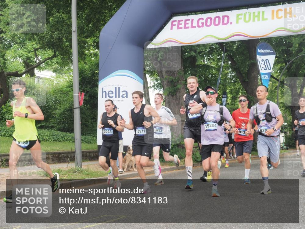29.06.2025 - hella hamburg halbmarathon KatJ http://msf.ph/oto/8341183 29.06.2025 10:19:14 Zwischen KM18-KM19 2180, 3043, 6781, 7231 meine-sportfotos.de