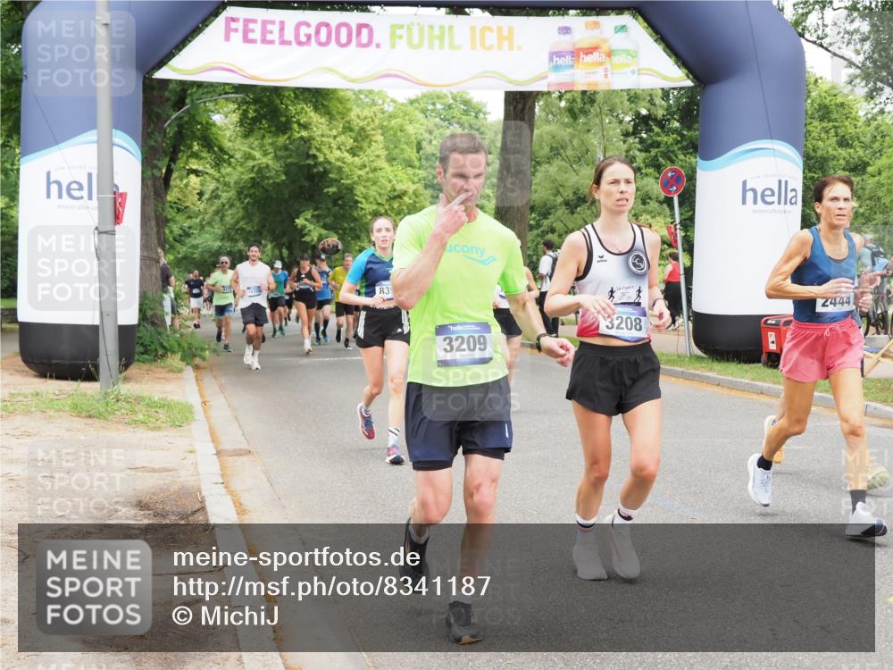 29.06.2025 - hella hamburg halbmarathon MichiJ http://msf.ph/oto/8341187 29.06.2025 10:40:03 Zwischen KM18-KM19 1706, 2444, 3208, 3209, 5169, 5194, 6390, 7786, 8390, 9380, 15681, 16538, 18331 meine-sportfotos.de