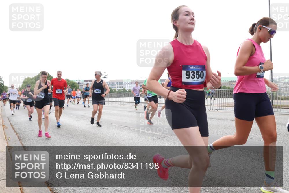 29.06.2025 - hella hamburg halbmarathon Lena Gebhardt http://msf.ph/oto/8341198 29.06.2025 10:38:16 Lombardsbrücke 16360, 5876, 7552, 16658, 1812, 9350, 1196, 1394, 1457, 1578, 1596, 1721, 1742, 1791, 1799, 1901, 1966, 1985, 2113, 2151, 2498, 2786, 3010, 3094, 3095, 3242, 3246, 3286, 3338, 3635, 3636, 3716, 3777, 3841, 3880, 4139, 4155, 4159, 4414, 4883, 4921, 5085, 5089, 5139, 5155, 5300, 5617, 5684, 5713, 5735, 6199, 6200, 6362, 6697, 6751, 6930, 7117, 7118, 7165, 7244, 7371, 7552, 7561, 7629, 7692, 7696, 7868, 7914, 8985, 10836, 11087, 11543 meine-sportfotos.de